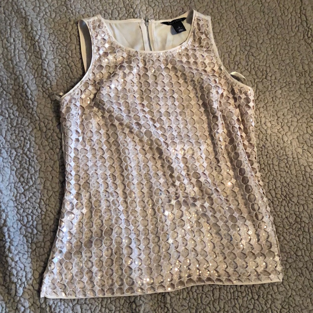 White House black market tank